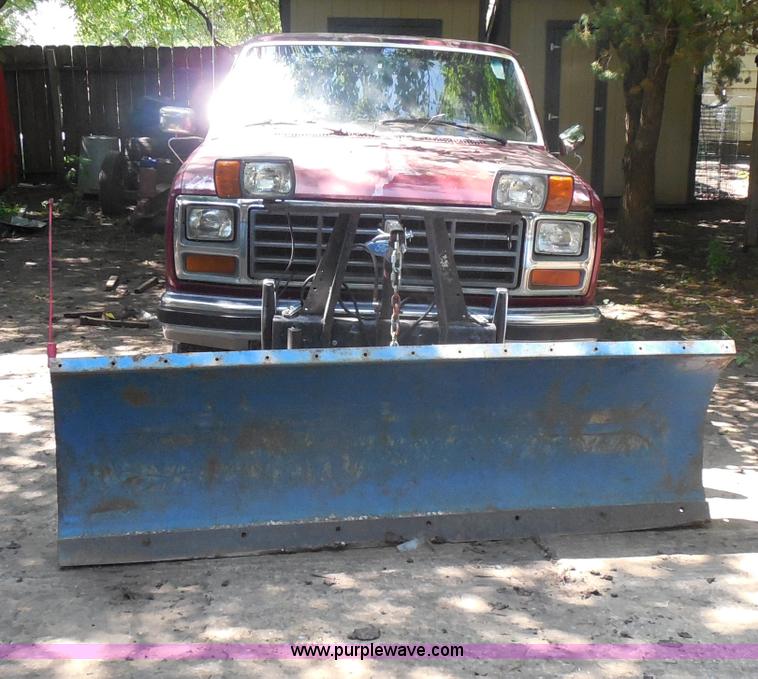 image for item H9959 1984 Ford F150 pickup truck