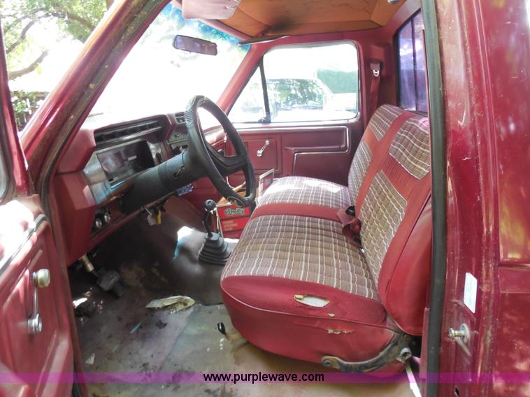 image for item H9959 1984 Ford F150 pickup truck