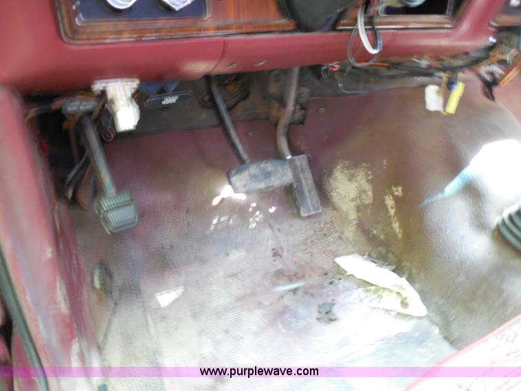 image for item H9959 1984 Ford F150 pickup truck