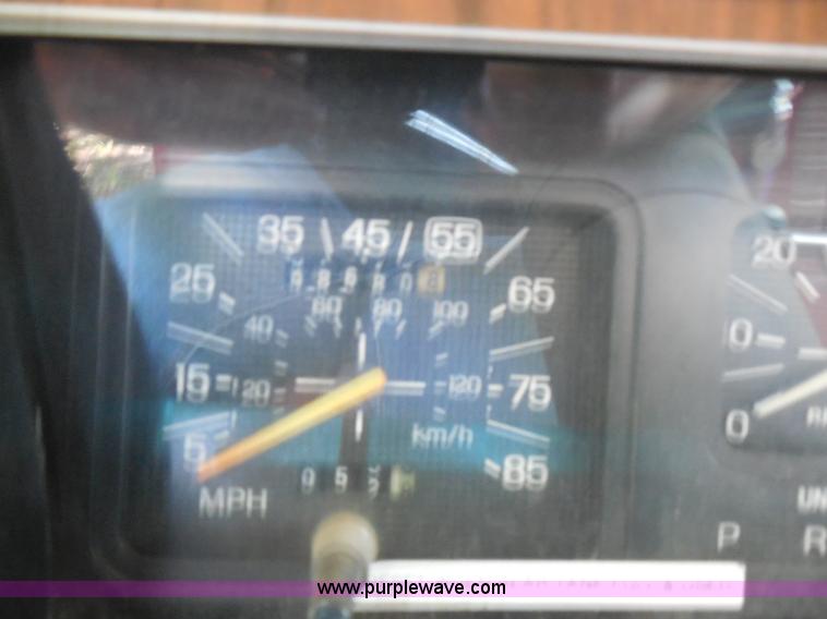 image for item H9959 1984 Ford F150 pickup truck