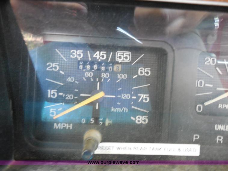 image for item H9959 1984 Ford F150 pickup truck