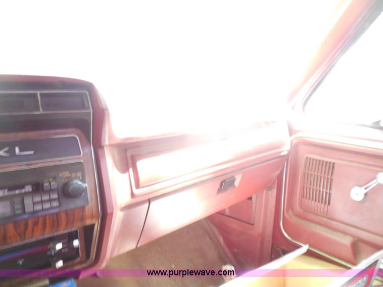 image for item H9959 1984 Ford F150 pickup truck