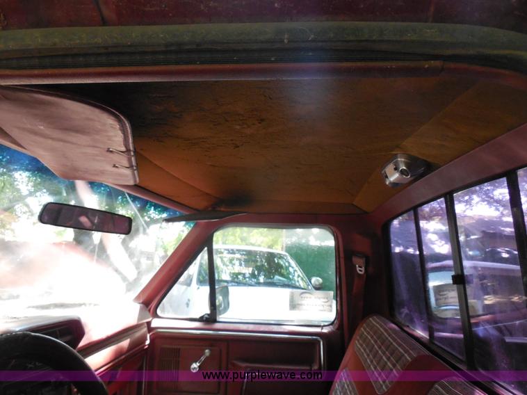 image for item H9959 1984 Ford F150 pickup truck