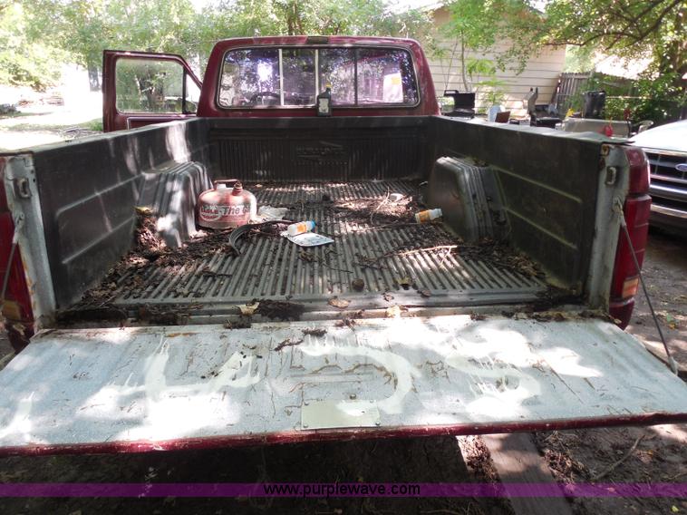 image for item H9959 1984 Ford F150 pickup truck