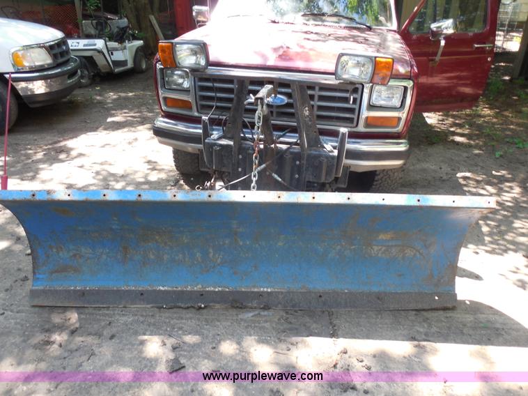 image for item H9959 1984 Ford F150 pickup truck