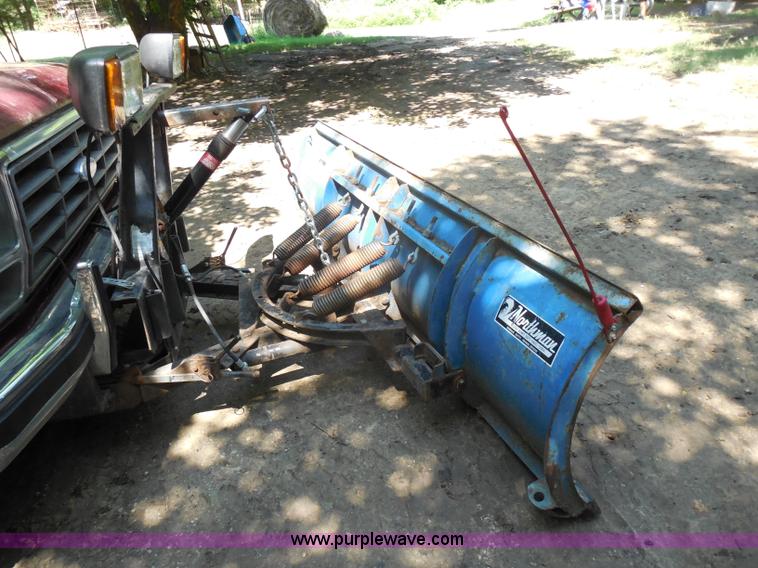 image for item H9959 1984 Ford F150 pickup truck