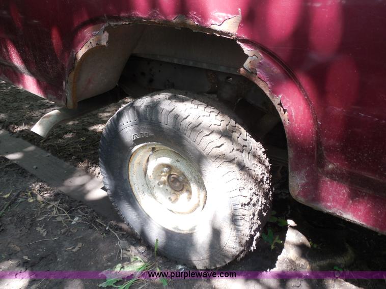 image for item H9959 1984 Ford F150 pickup truck