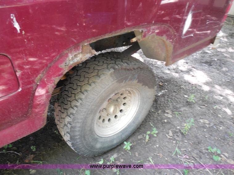 image for item H9959 1984 Ford F150 pickup truck