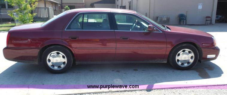 image for item H9960 2000 Cadillac DeVille DHS