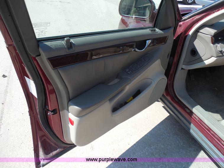 image for item H9960 2000 Cadillac DeVille DHS