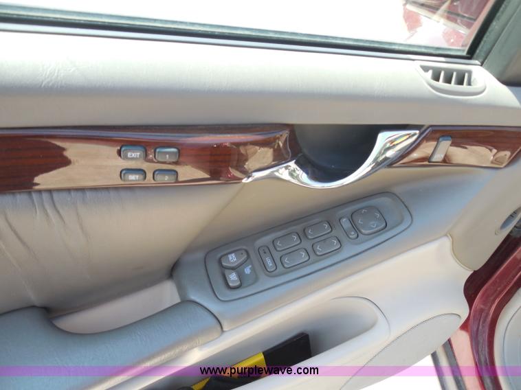 image for item H9960 2000 Cadillac DeVille DHS