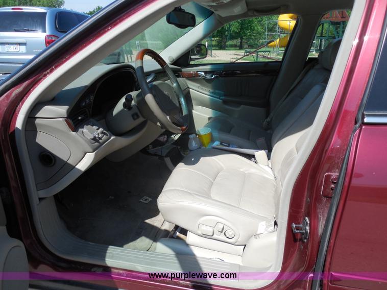 image for item H9960 2000 Cadillac DeVille DHS