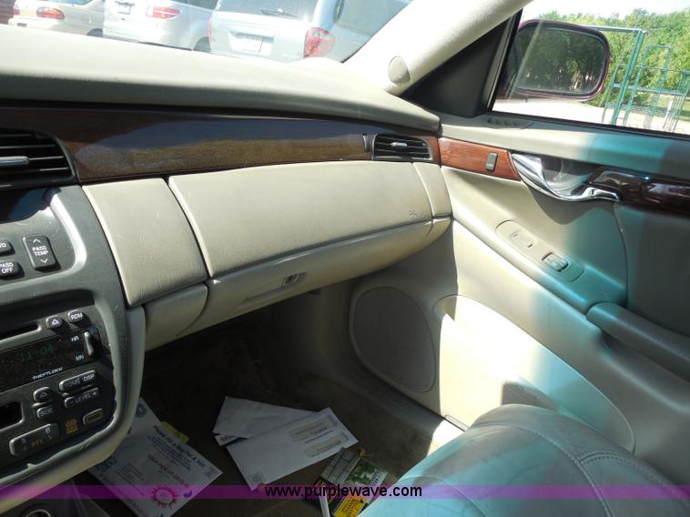 image for item H9960 2000 Cadillac DeVille DHS