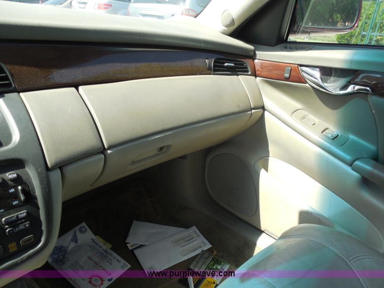 image for item H9960 2000 Cadillac DeVille DHS