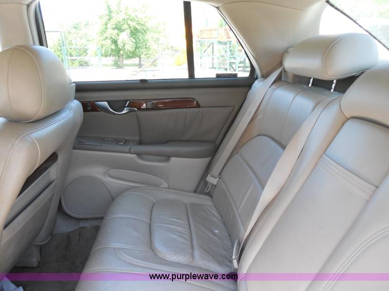 image for item H9960 2000 Cadillac DeVille DHS