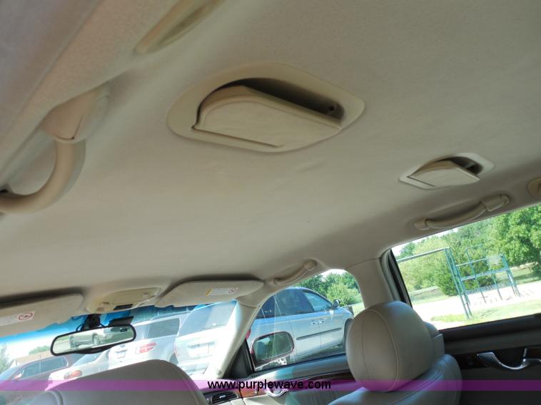 image for item H9960 2000 Cadillac DeVille DHS