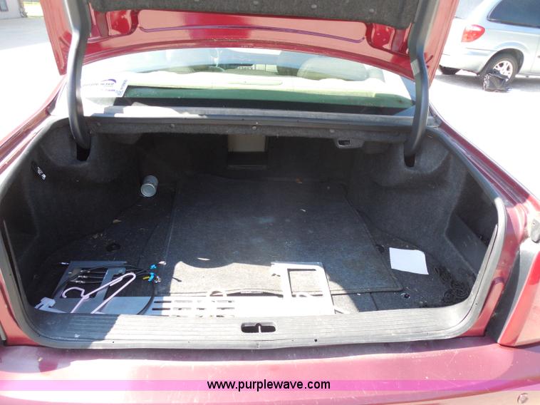 image for item H9960 2000 Cadillac DeVille DHS