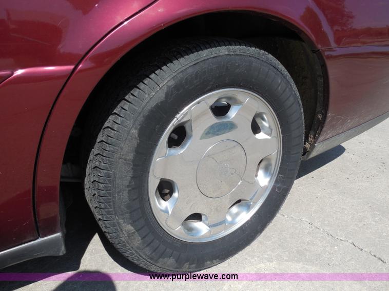 image for item H9960 2000 Cadillac DeVille DHS