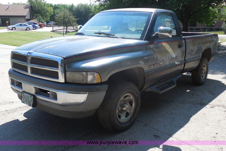 image for item H9961 1994 Dodge Ram 1500 pickup truck