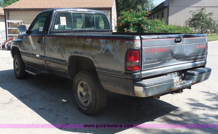 image for item H9961 1994 Dodge Ram 1500 pickup truck
