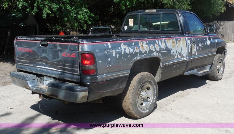 image for item H9961 1994 Dodge Ram 1500 pickup truck