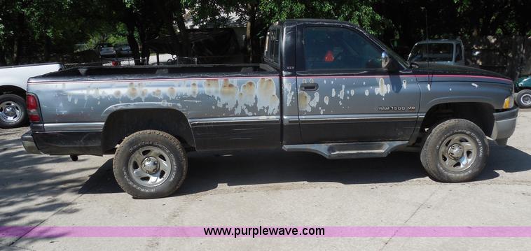 image for item H9961 1994 Dodge Ram 1500 pickup truck