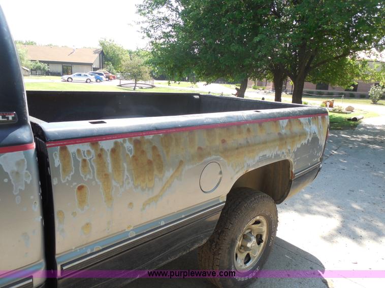 image for item H9961 1994 Dodge Ram 1500 pickup truck