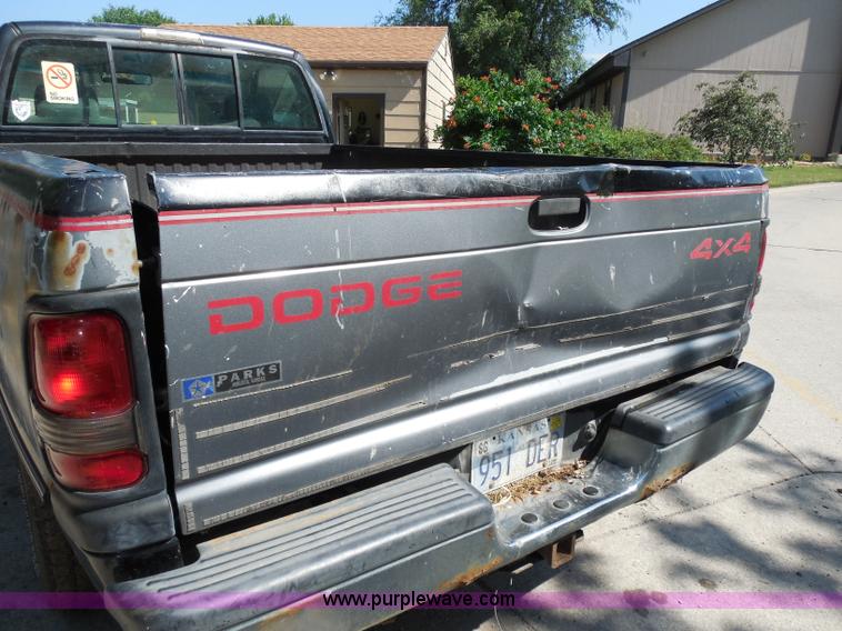 image for item H9961 1994 Dodge Ram 1500 pickup truck