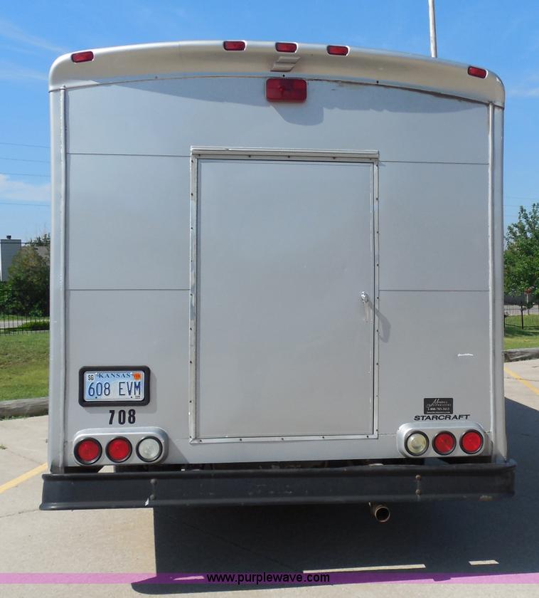 image for item H9962 2002 Ford Econoline E450 bus