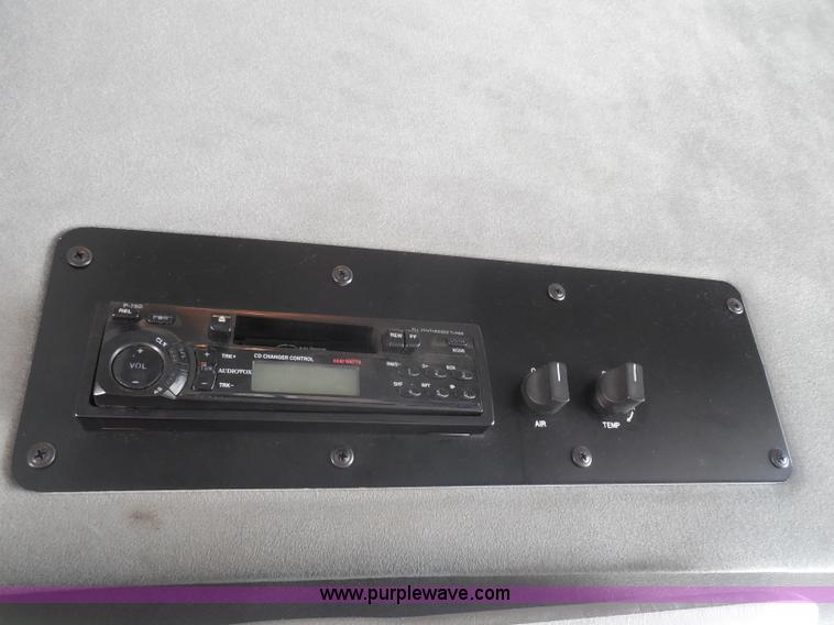 image for item H9962 2002 Ford Econoline E450 bus