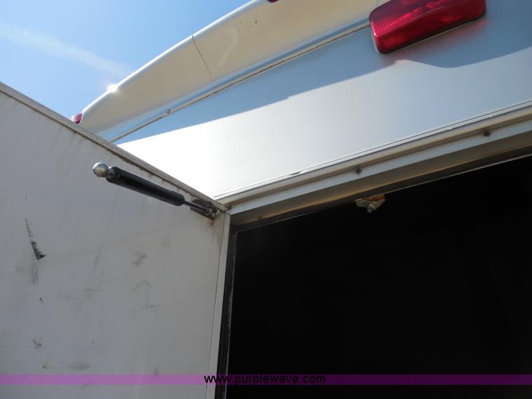 image for item H9962 2002 Ford Econoline E450 bus