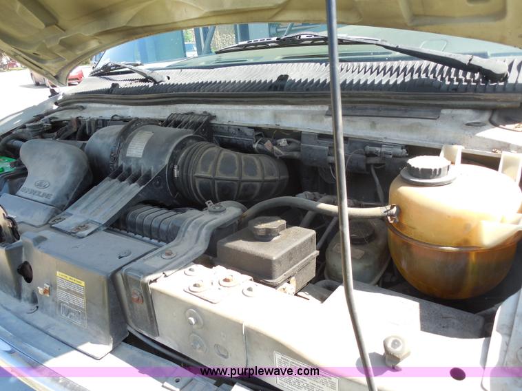 image for item H9962 2002 Ford Econoline E450 bus