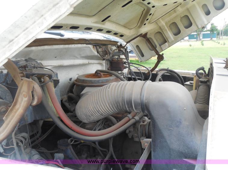 image for item H9984 1980 Ford vacuum truck