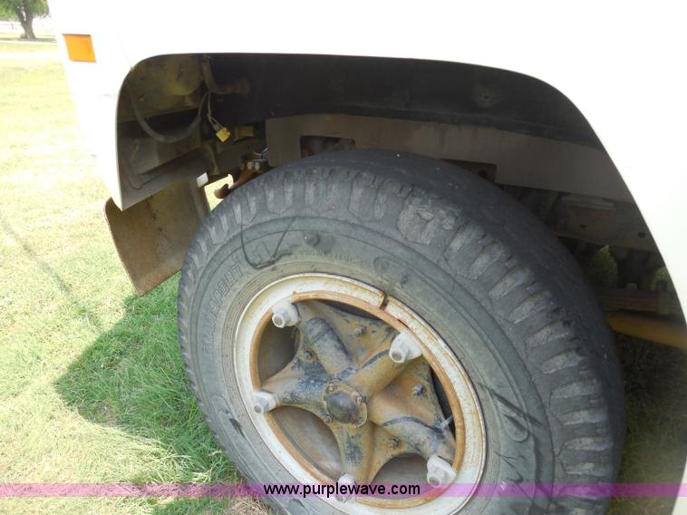 image for item H9984 1980 Ford vacuum truck