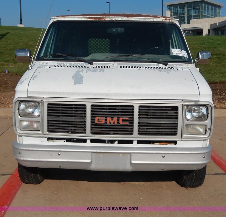 image for item I4468 1988 GMC Vandura G1500 van