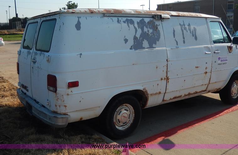 image for item I4468 1988 GMC Vandura G1500 van