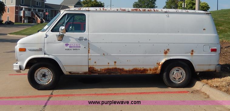 image for item I4468 1988 GMC Vandura G1500 van
