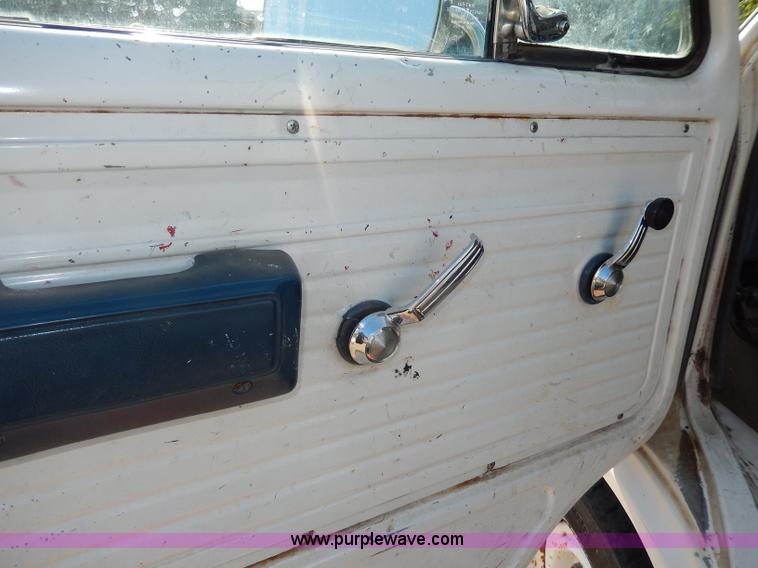 image for item I4468 1988 GMC Vandura G1500 van