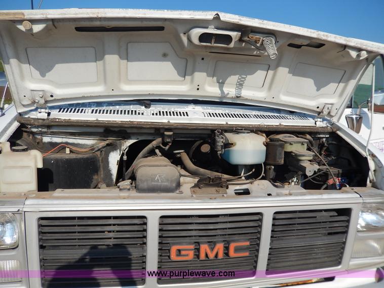 image for item I4468 1988 GMC Vandura G1500 van