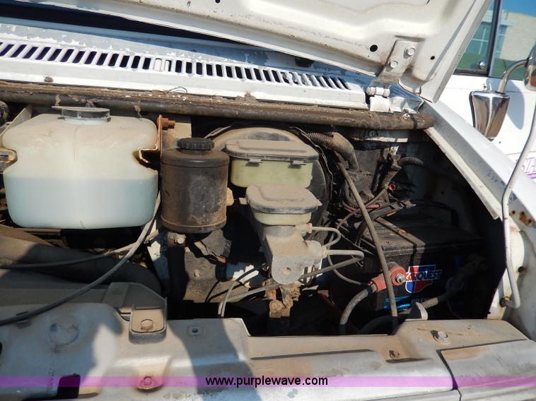 image for item I4468 1988 GMC Vandura G1500 van