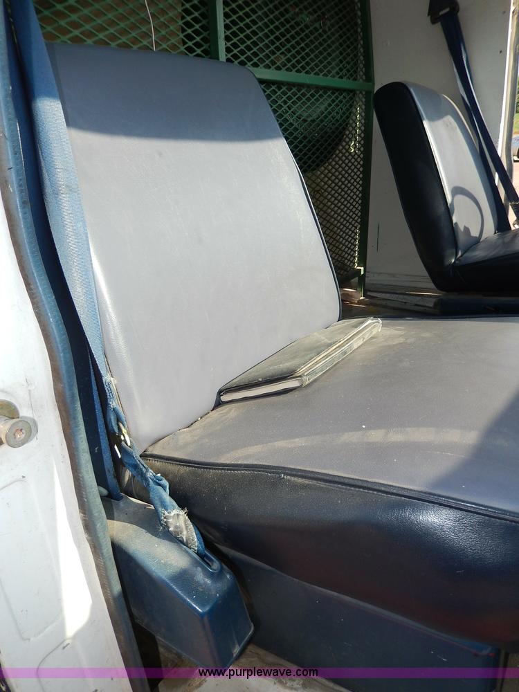 image for item I4468 1988 GMC Vandura G1500 van