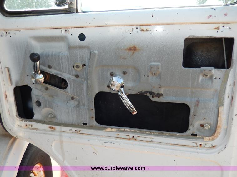 image for item I4468 1988 GMC Vandura G1500 van