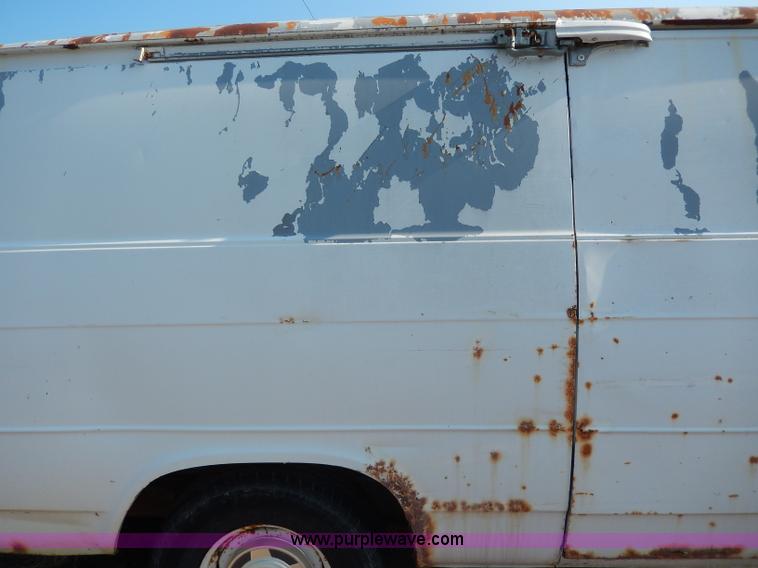 image for item I4468 1988 GMC Vandura G1500 van