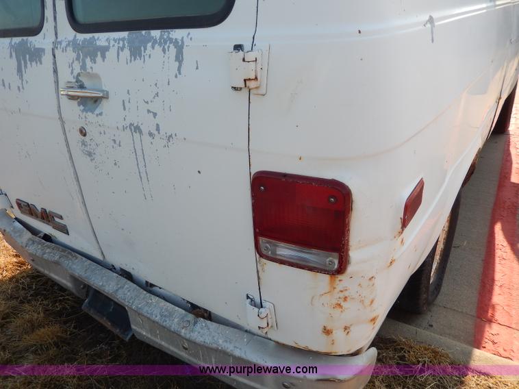 image for item I4468 1988 GMC Vandura G1500 van
