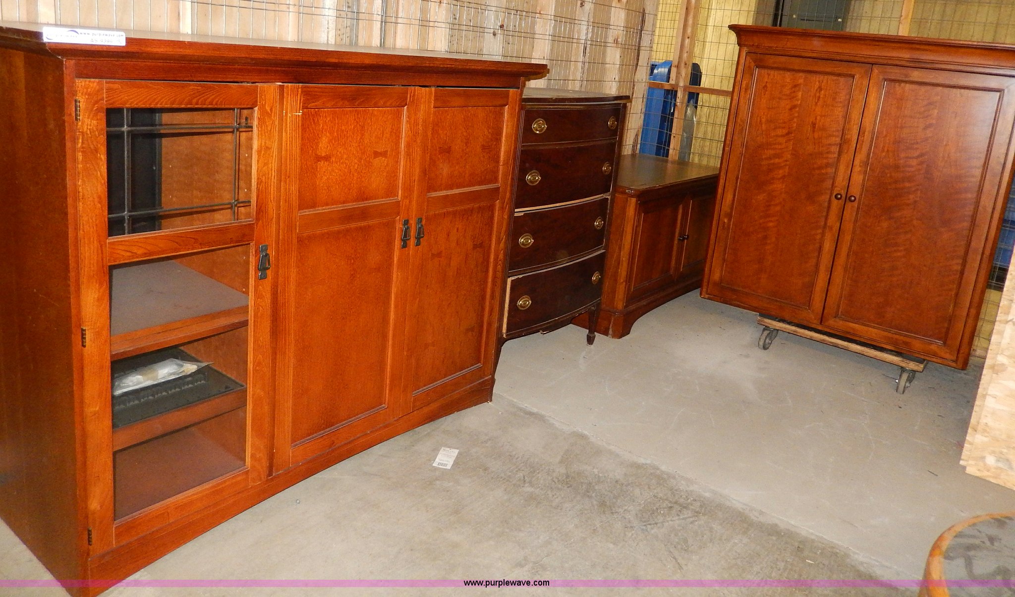 Assorted furniture in Lawrence, KS Item AS9399 sold Purple Wave