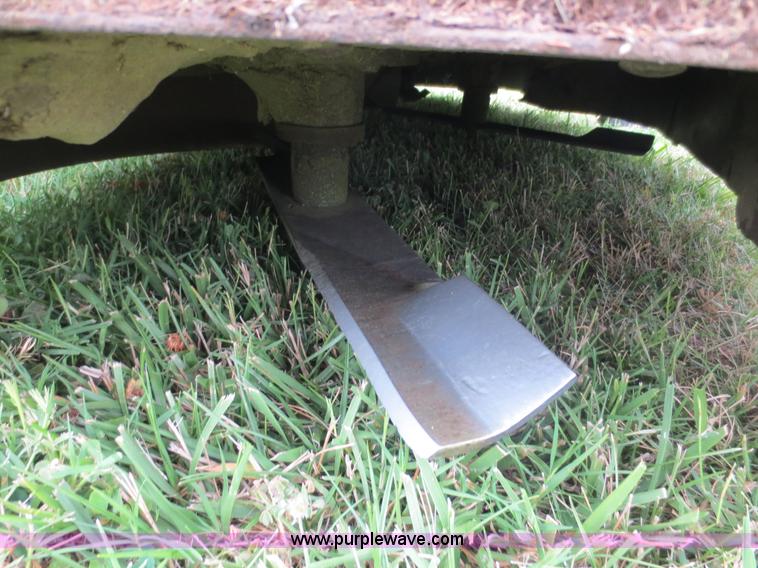 image for item AK9687 2006 Hustler Super Z lawn mower