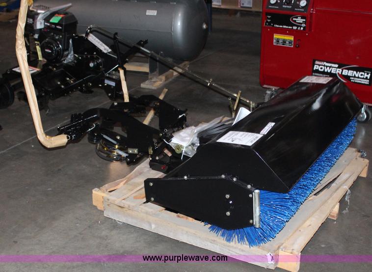 Craftsman 48" rotary broom attachment in Spring Hill, KS Item AU9141