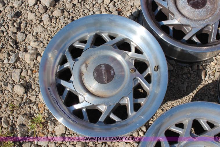 image for item AU9159 (4) aluminum alloy 15" wheels