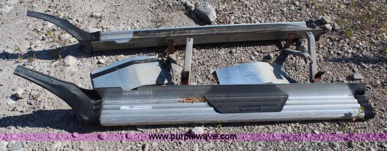 image for item AU9162 DeeZee running boards and splash guards