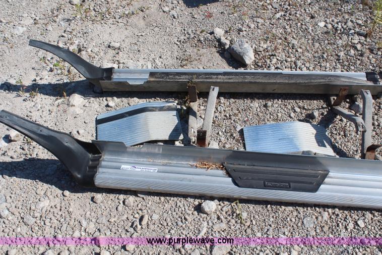 image for item AU9162 DeeZee running boards and splash guards